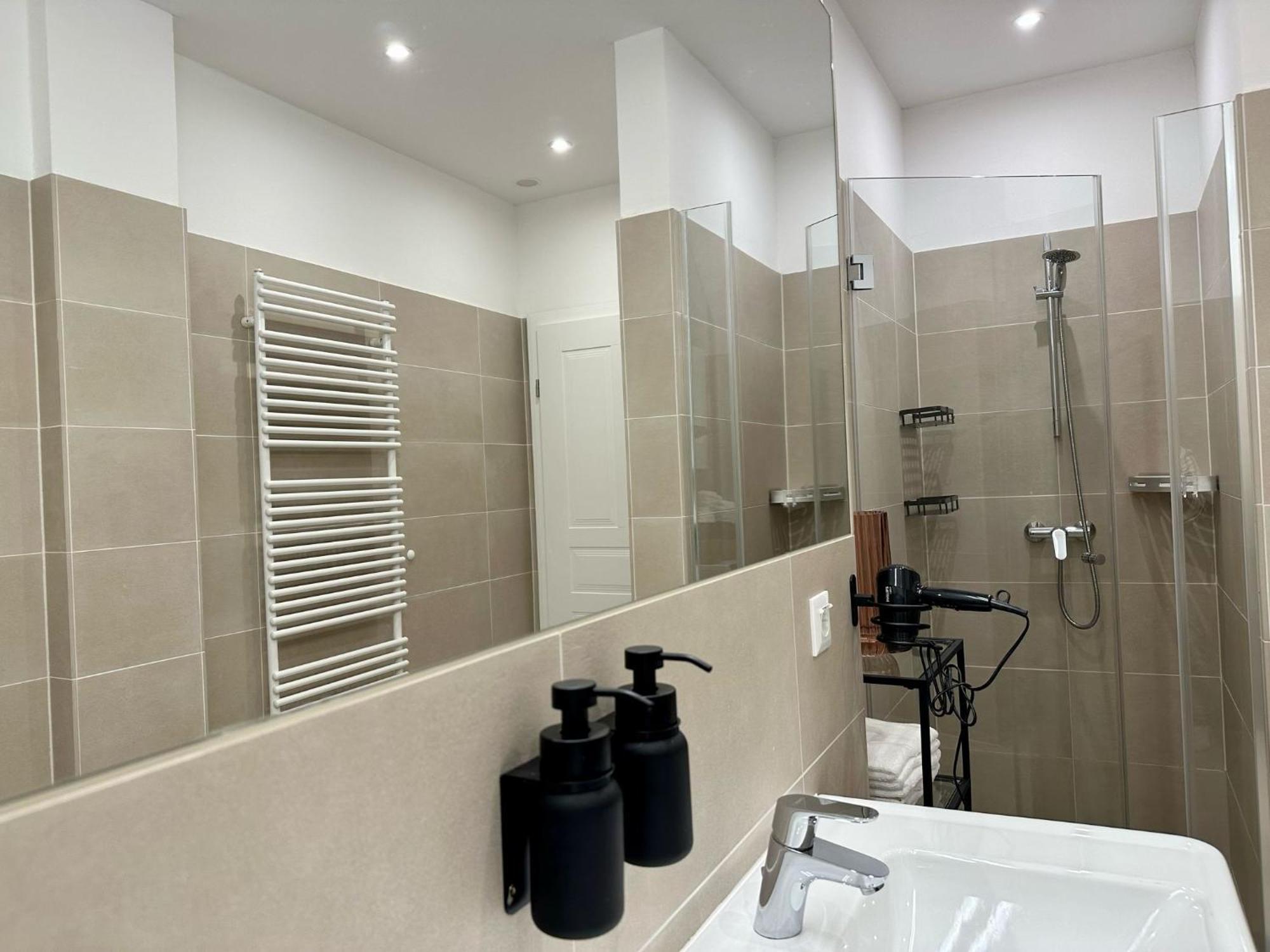 Designer Apartment Near Main Station Wien Eksteriør billede